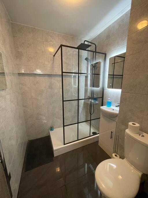 Broadway Suite - Newly Refurbished Stylish Apartment With Free Private Parking - Great Location Бирмингам Екстериор снимка